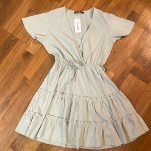 Simplee, size, small, V-neck, elastic waist green dress, never worn